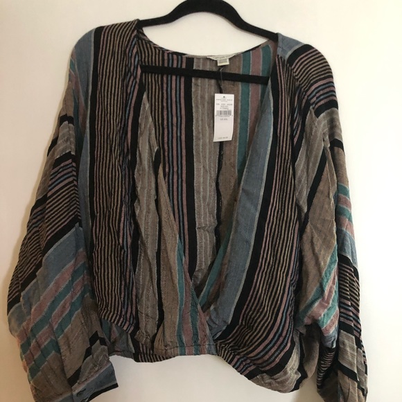 American Eagle Outfitters Tops - NWT American Eagle XXL shirt!! Cute!